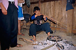prymitywna bro palna znajduje si w wikszoci domw w laotaskich wioskach